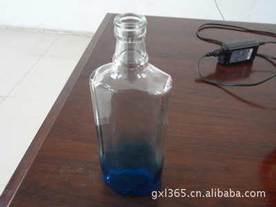 【優(yōu)白料玻璃酒瓶,廠家直銷,噴涂蒙砂,烤標(biāo) .深加工】?jī)r(jià)格,廠家,圖片,其他玻璃包裝容器,江蘇大運(yùn)發(fā)玻璃制品-