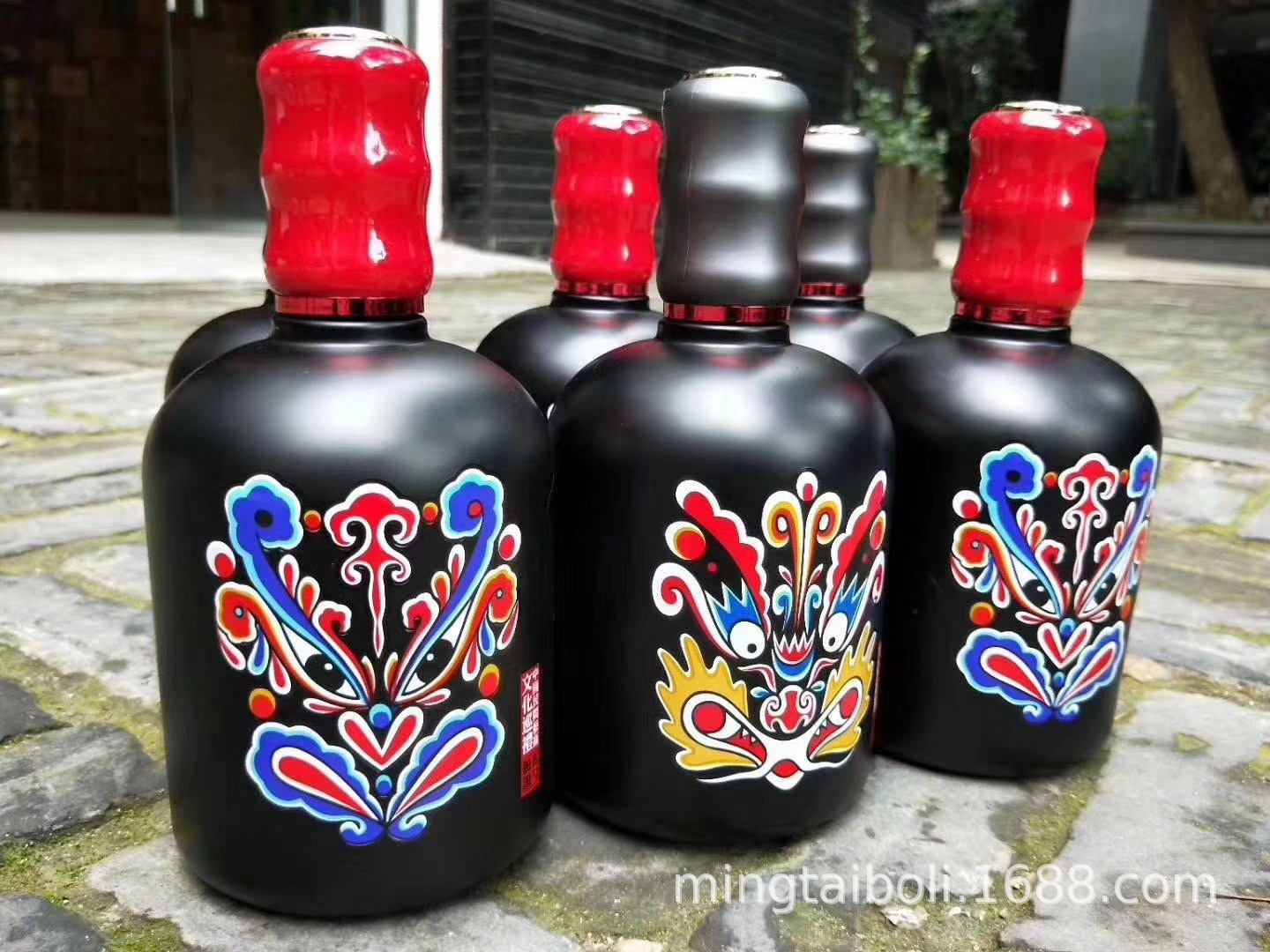 噴涂金屬黃白酒瓶兩側(cè)帶耳朵玻璃酒瓶500ml空酒瓶