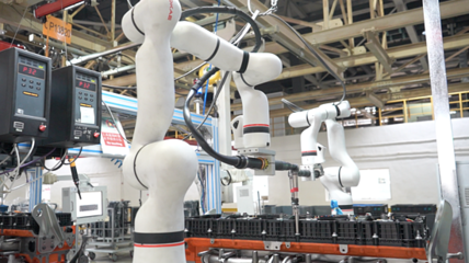 跟著鐵甲探“燈塔工廠” 福康非道路發動機如何鑄就卓越品質？