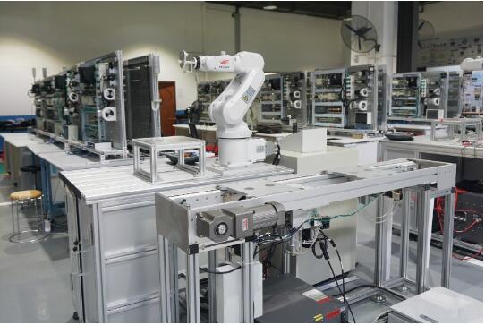 智造新力量 犀靈工業(yè)機器人秦磊，以“機械手”為起點，打造智能制造教育新標桿